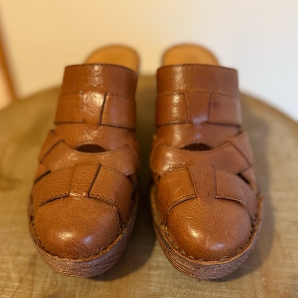 🤎 Born Cognac Leather Mules - Womens 8 🤎 - Picture 2 of 6